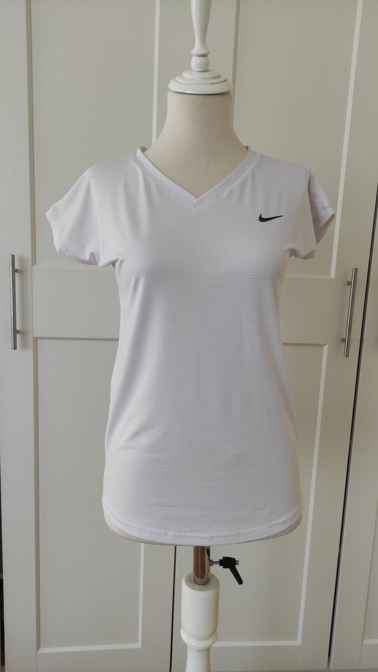 NIKE Beyaz Dri-fit Kadın V Yaka Tişört