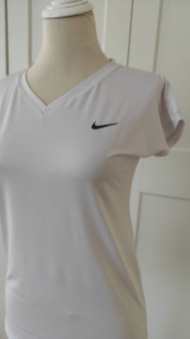 NIKE Beyaz Dri-fit Kadın V Yaka Tişört