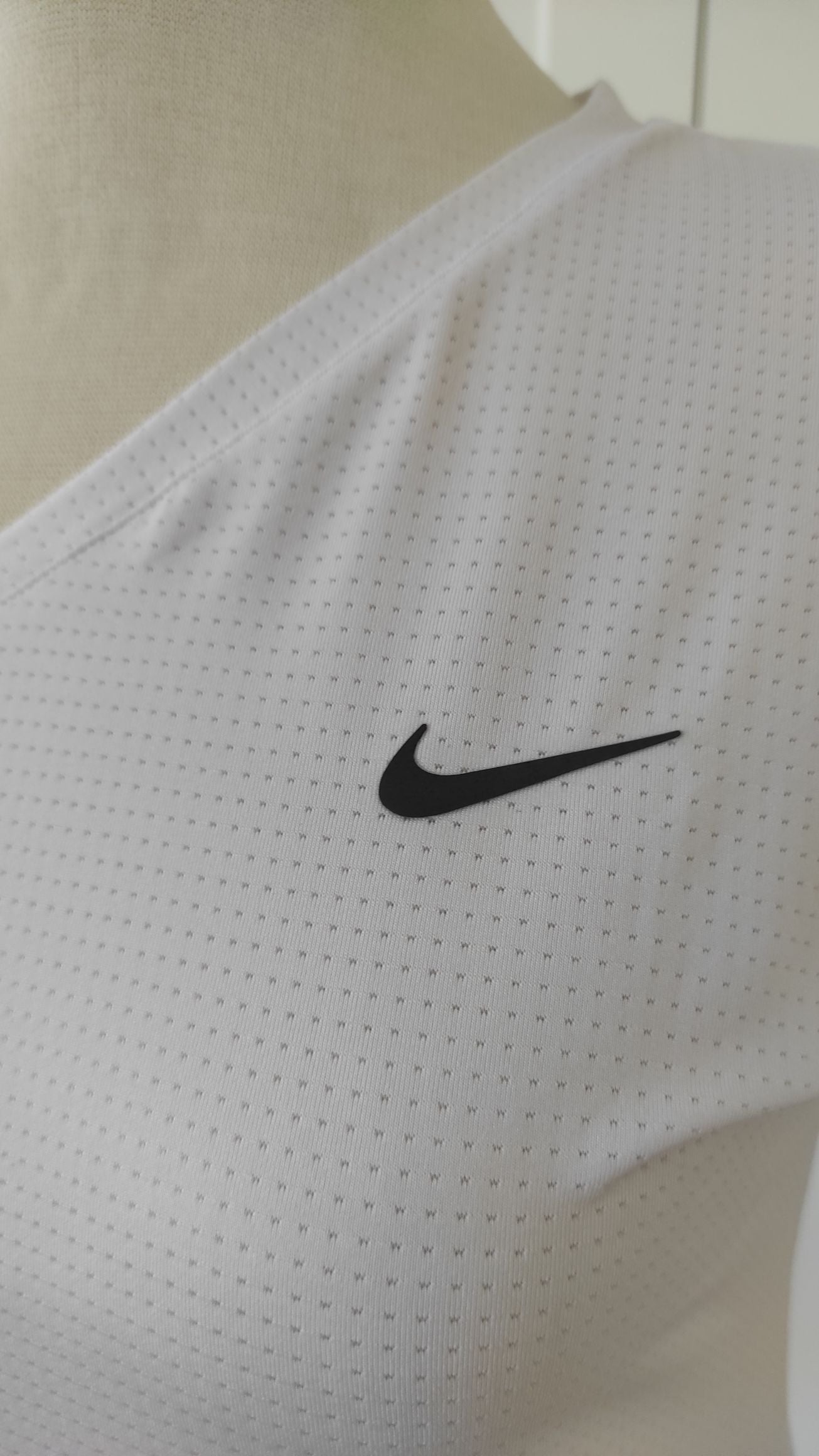 NIKE Beyaz Dri-fit Kadın V Yaka Tişört